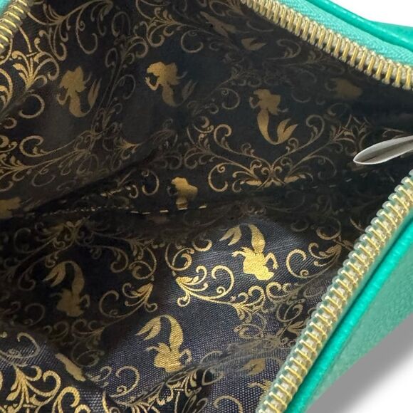 Disney The Little Mermaid I’m Actually A Mermaid Teal Clutch Wallet wShell Charm - Picture 6 of 9